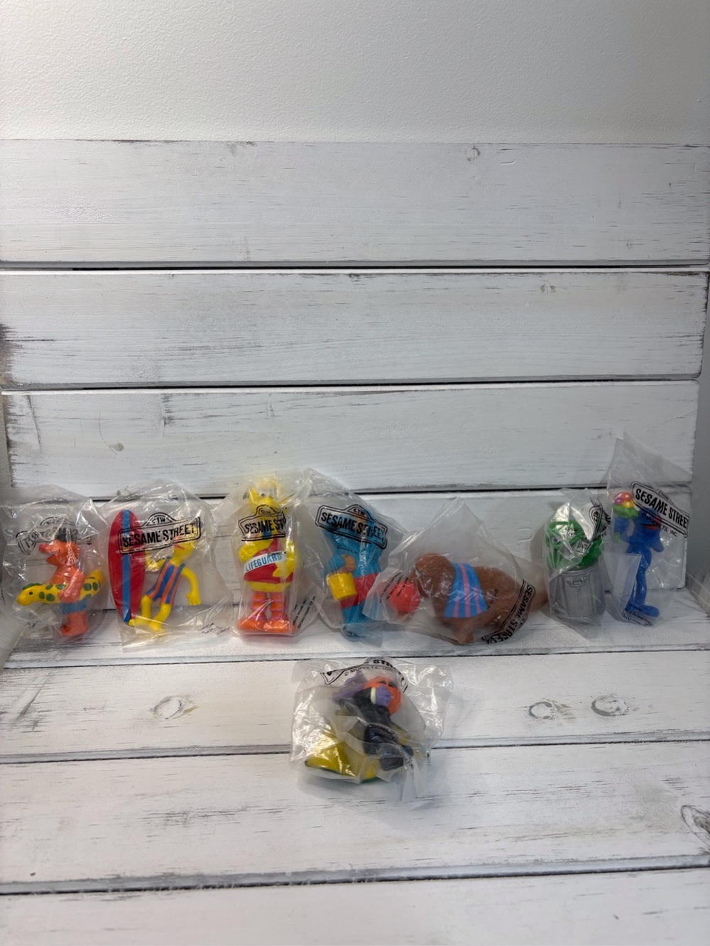 (210)Sesame Street Assorted Small Character Figures - Multicolor Pack